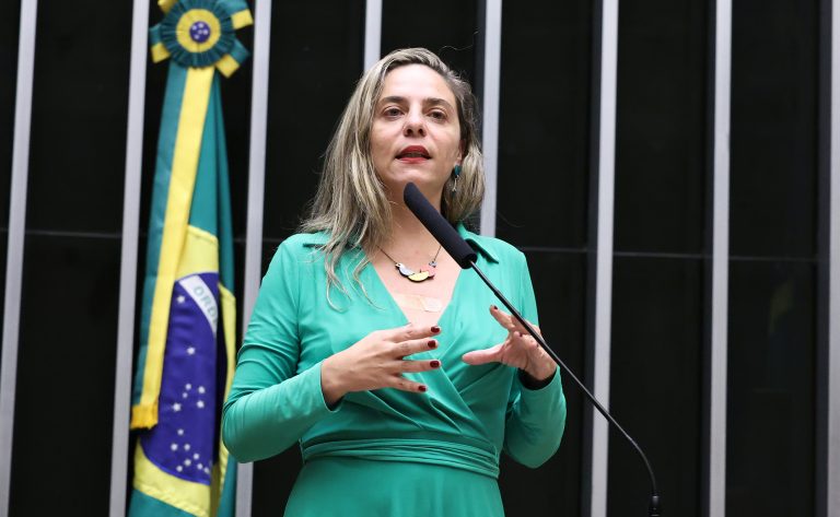 Comissão aprova adicional de 5% na aposentadoria para mulheres que cuidaram dos filhos – Notícias