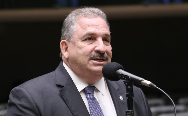 Comissão aprova autorização para governos custearem água e luz de feiras – Notícias
