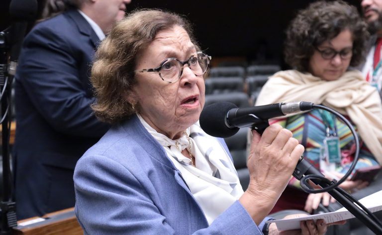 Comissão aprova canais de atendimento 24 horas para mulheres vítimas de violência – Notícias