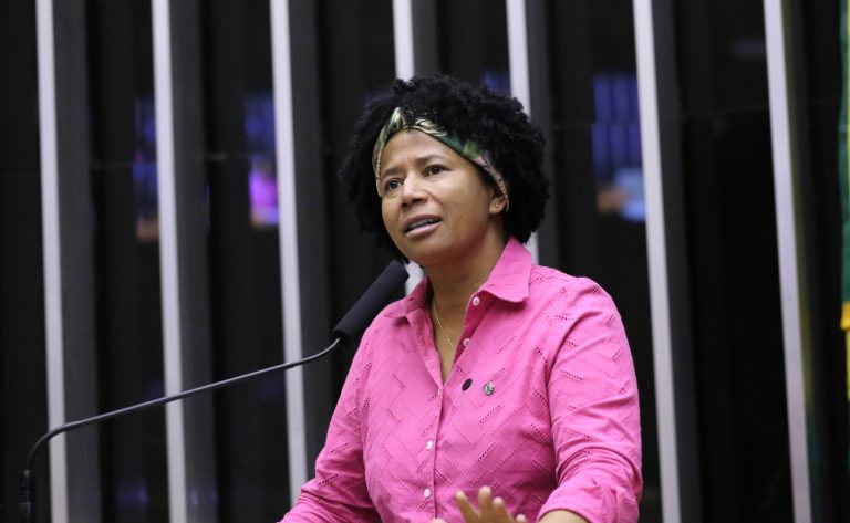 Comissão aprova classificação de espinha bífida aberta como deficiência – Notícias