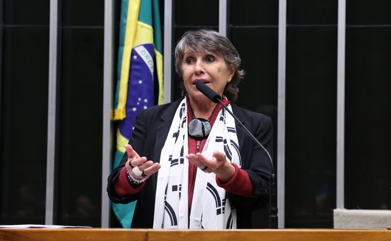 Comissão aprova meia-entrada para responsável por pessoa com deficiência de baixa renda – Notícias