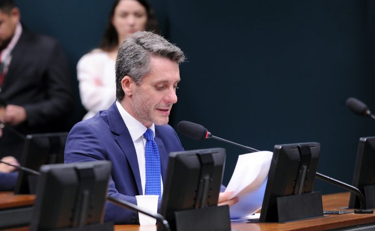 Comissão aprova prioridade para cuidadores em programas federais de capacitação – Notícias