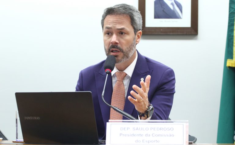 Comissão aprova proibição do uso de imagem e voz de atletas menores de 18 anos em propaganda de bet – Notícias