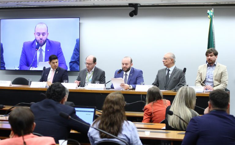 Comissões criticam ausência de representantes da Âmbar Energia para explicar apagões no Amazonas – Notícias