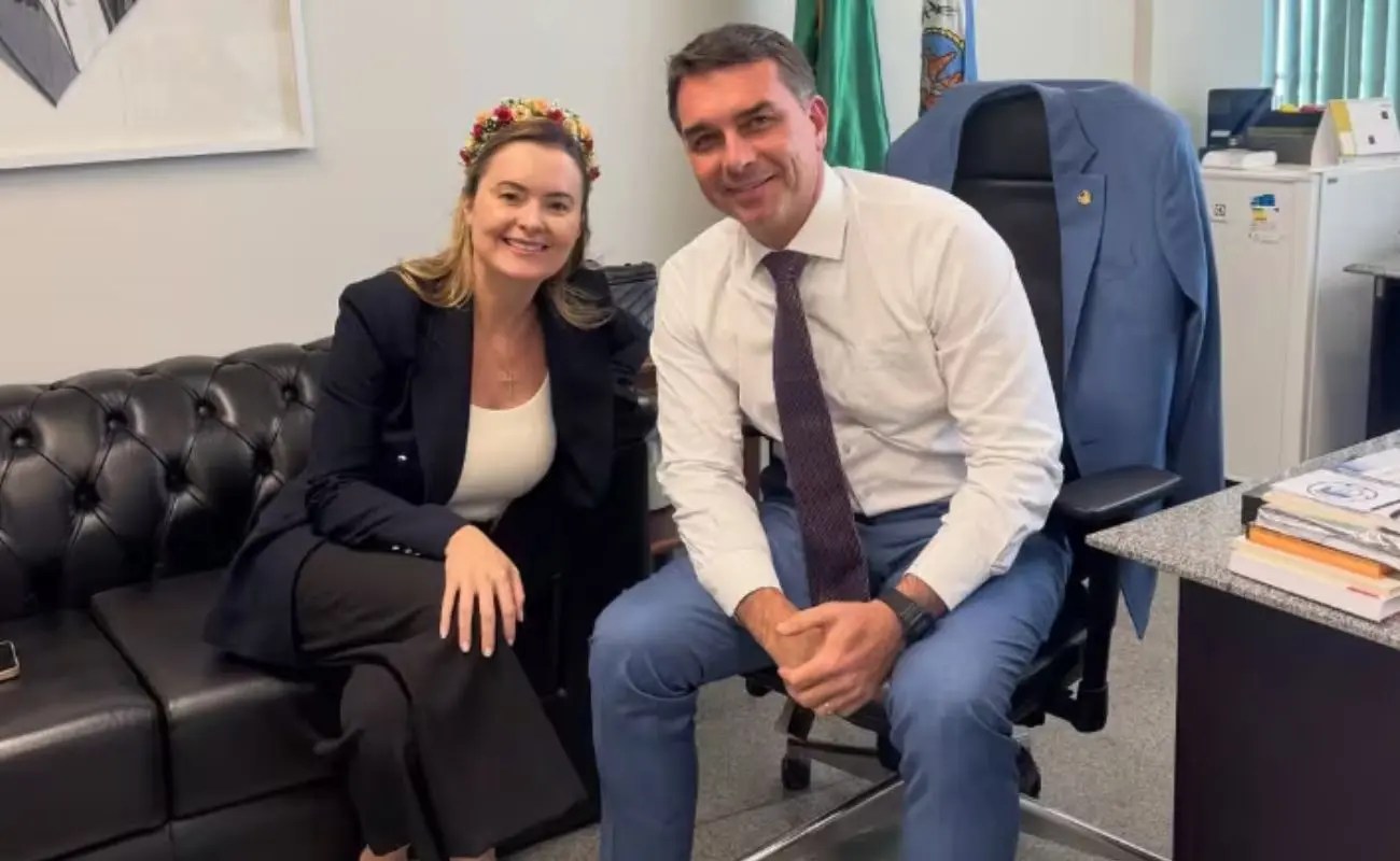Julia Zanatta fortalece aliança e ganha força como vice de Flávio Bolsonaro