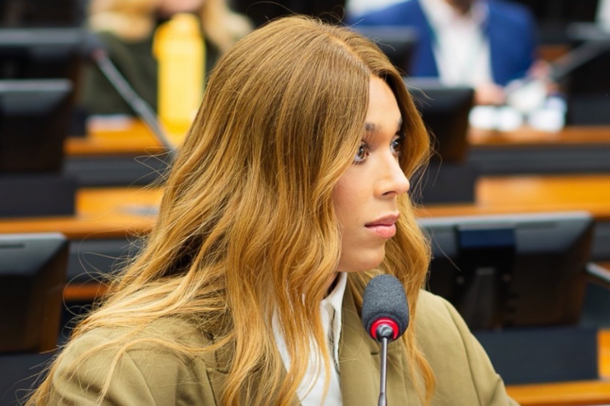 Justiça suspende direito de resposta de Erika Hilton no SBT