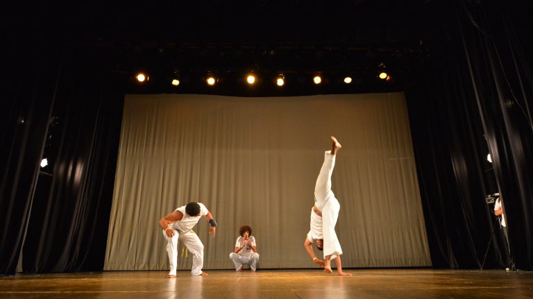 Lei cria Dia Nacional da Capoeira – Notícias