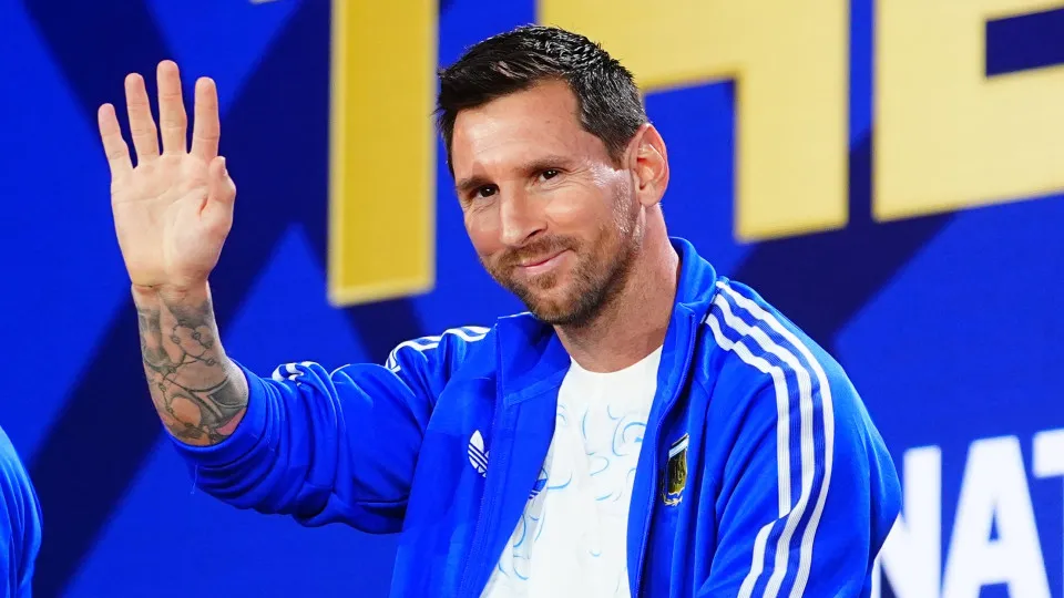 Messi fala pela primeira vez sobre banho em Lamine Yamal: “É uma loucura”