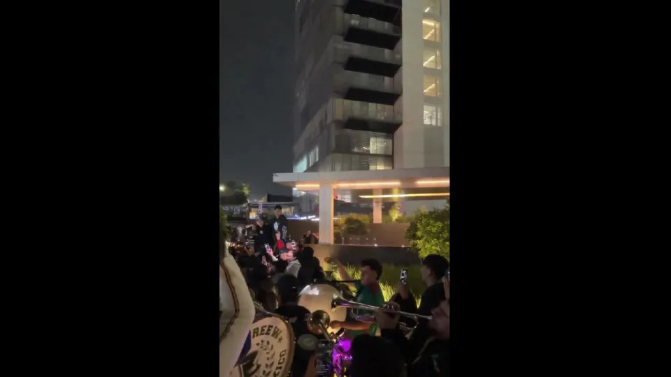 Mexicanos fazem “festa” de madrugada em hotel onde está a seleção inglesa