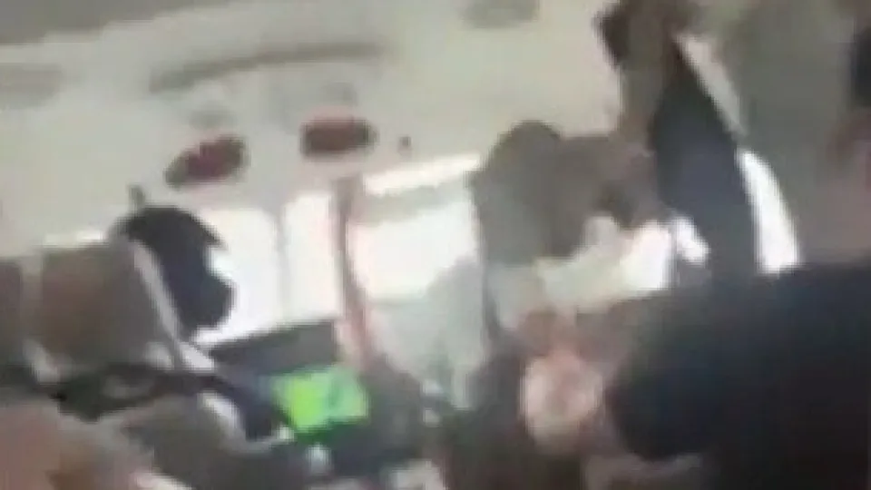 Passageiros entram em desespero após aeronave ‘pousar’ em rio nos EUA