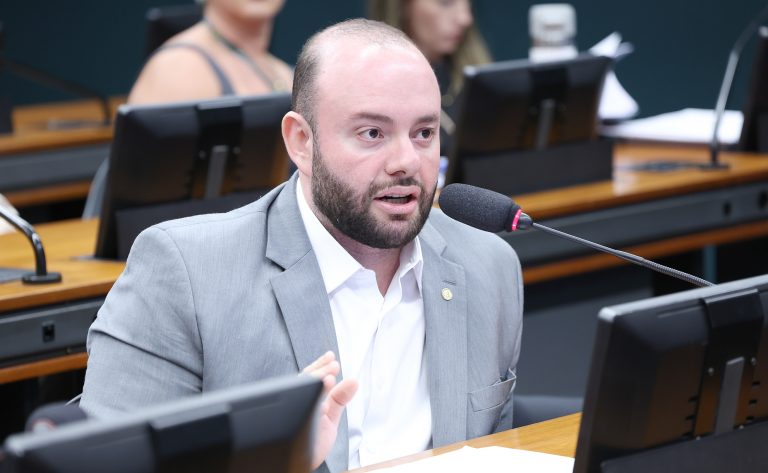 Projeto obriga hotéis a verificar idade de crianças e adolescentes – Notícias