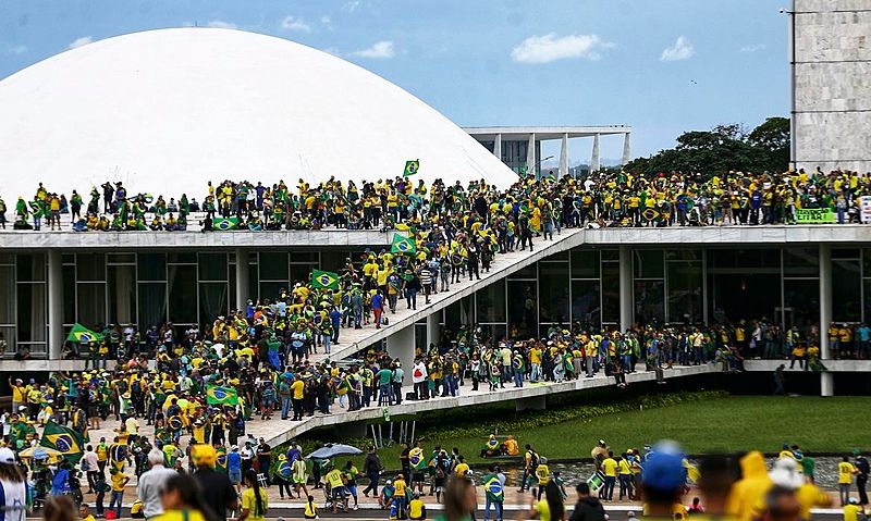 Vale a pena relembrar: A Farsa do golpe em 8 de janeiro